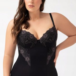 Jak doprać białe skarpety domowymi sposobami? Wskazówki