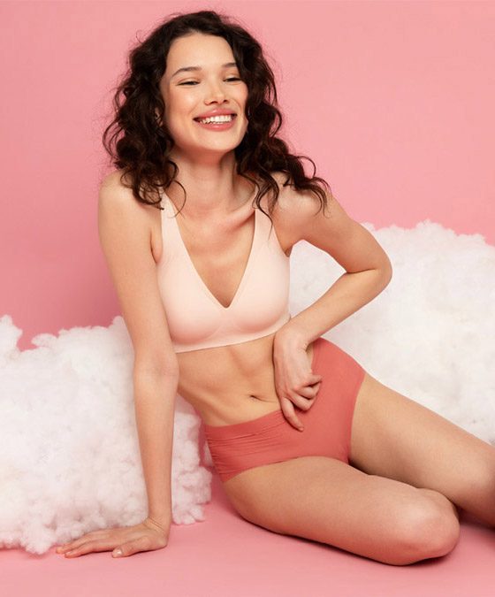 Czy bielizna z poliamidu jest zdrowa? Z jakiego materiału wybrać majtki oraz biustonosz?